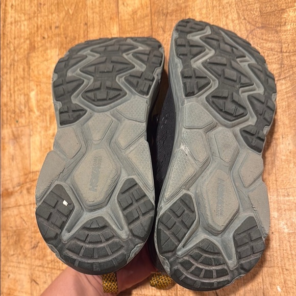 Hoka sneakers - Picture 4 of 5